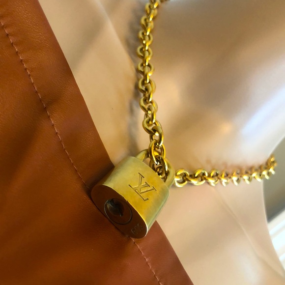 Repurposed Aunthentic Louis Vuitton gold brass padlock and Key🔥 - Picture 4 of 10